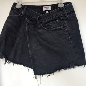 Agolde black raw edge criss cross jean skirt size 29
